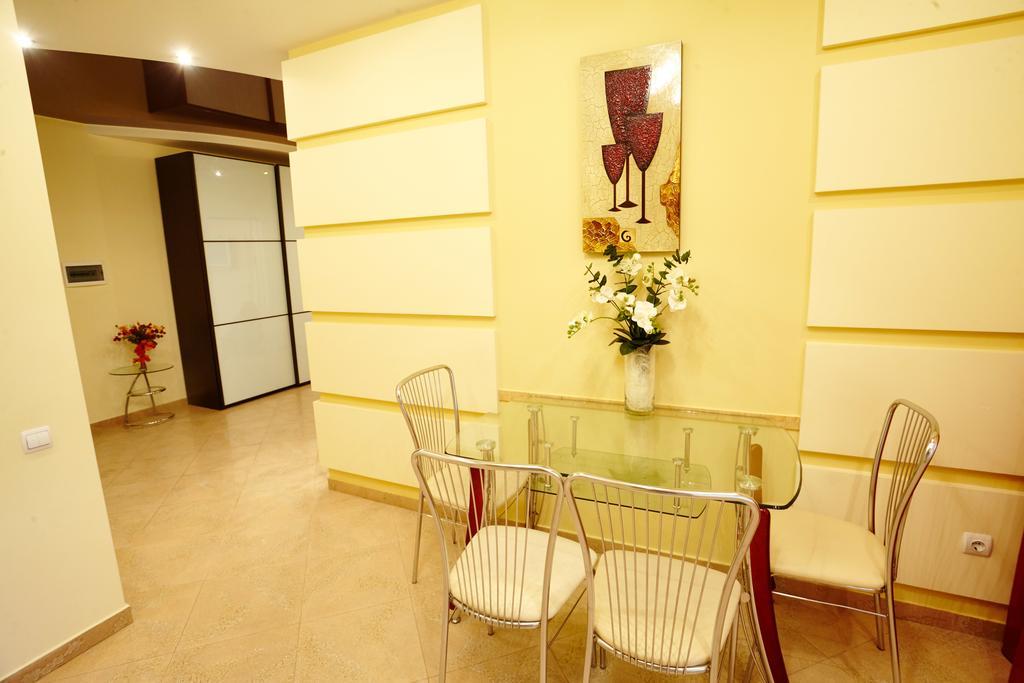 Luxury Apartment In New Building 키시나우 외부 사진