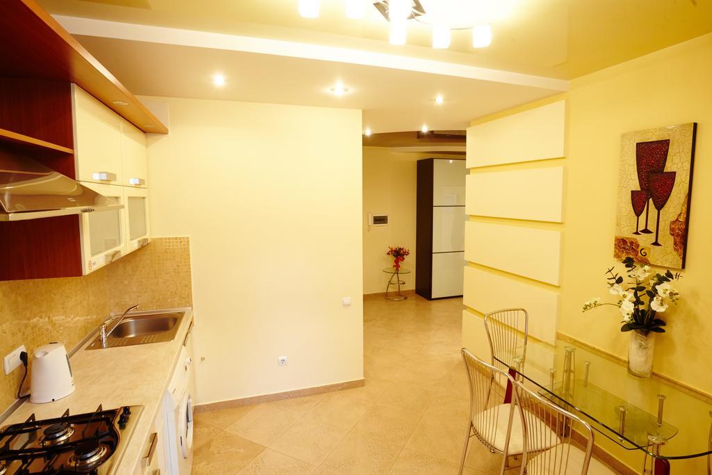 Luxury Apartment In New Building 키시나우 외부 사진